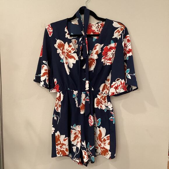 Navy Blue Summer Beach Romper With Flowers in Size Small.  Preloved by Aimcoo. - Picture 3 of 4